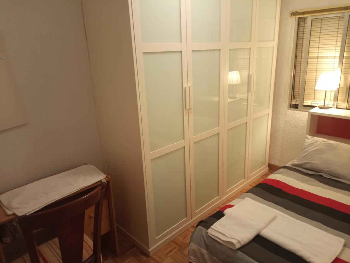 2-Centro Hab Compartida Masculina 8X Bed and Breakfast Μαδρίτη Εξωτερικό φωτογραφία