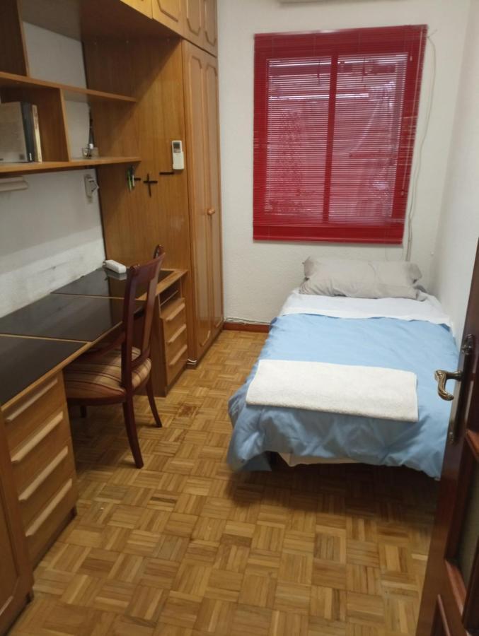 2-Centro Hab Compartida Masculina 8X Bed and Breakfast Μαδρίτη Εξωτερικό φωτογραφία